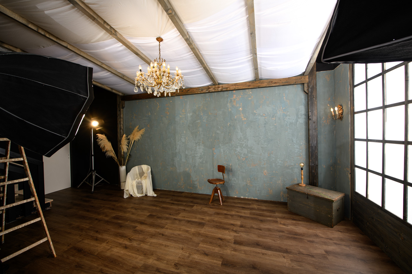 Reload studio Martinsicuro Sala posa Cyclorama e allestimenti foto e video moda. By Mario Silvestrone Fotografo Moda