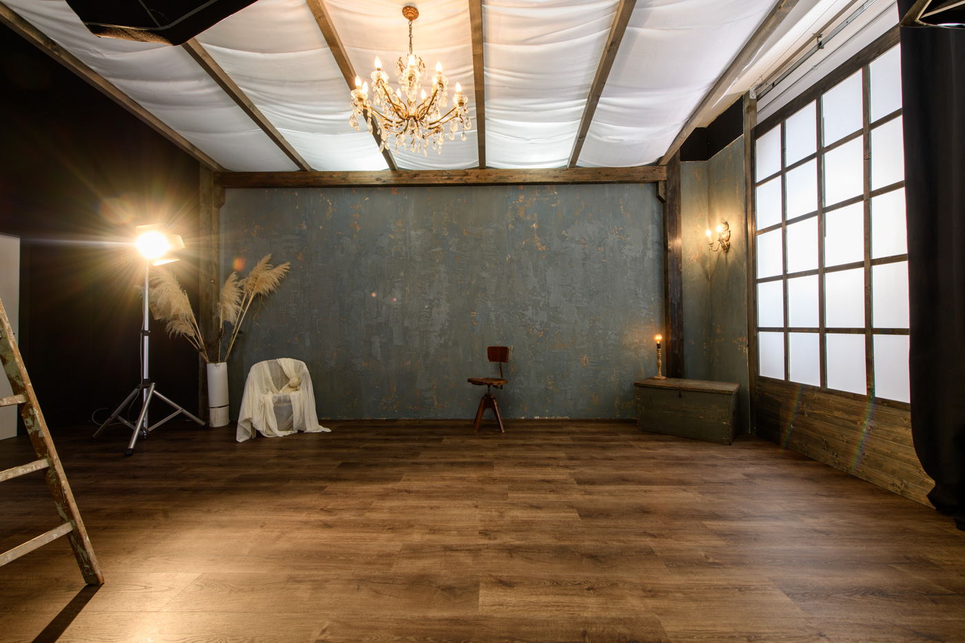 Reload studio Martinsicuro Sala posa Cyclorama e allestimenti foto e video moda. By Mario Silvestrone Fotografo Moda