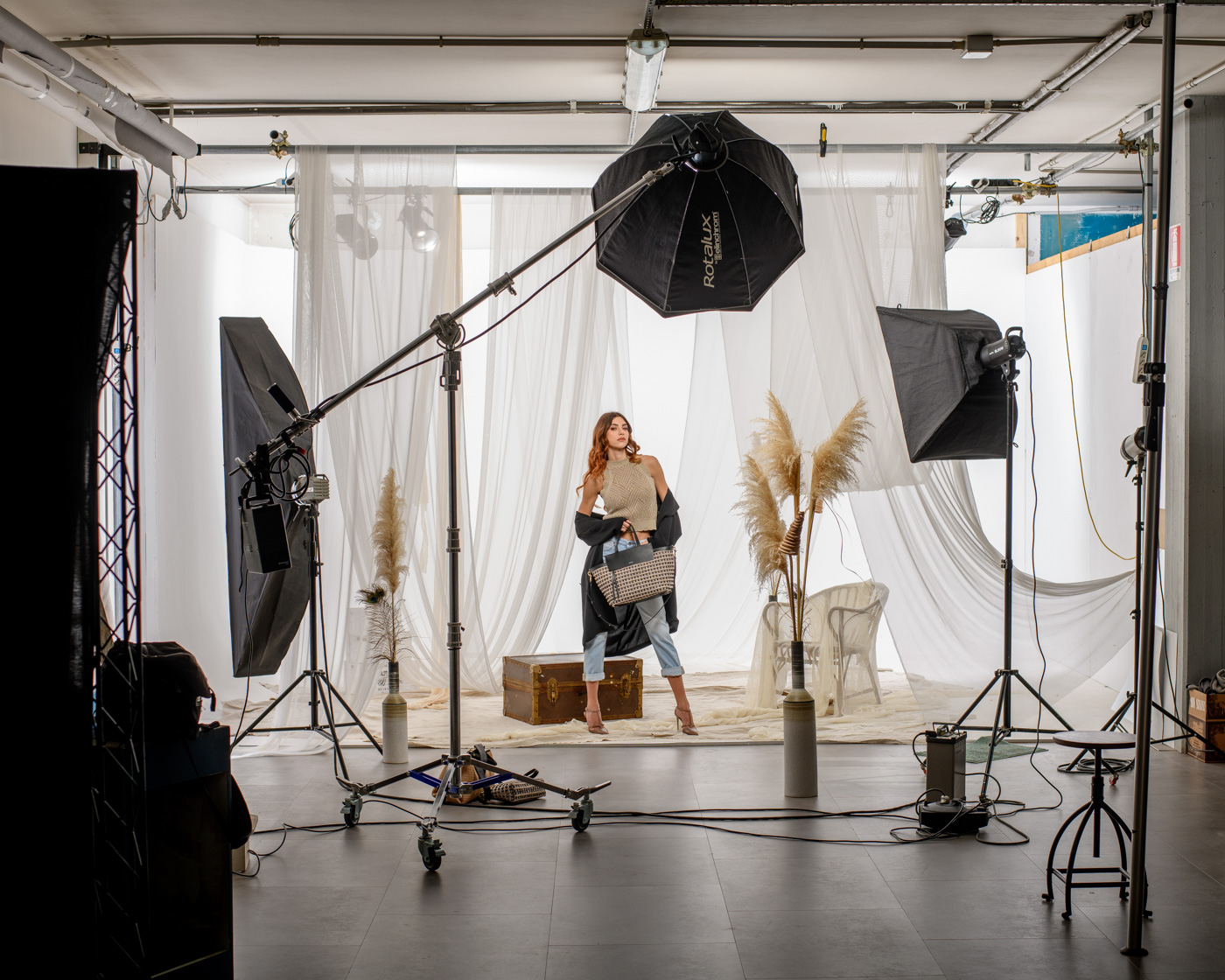 Reload studio Martinsicuro Sala posa Cyclorama e allestimenti foto e video moda. By Mario Silvestrone Fotografo Moda